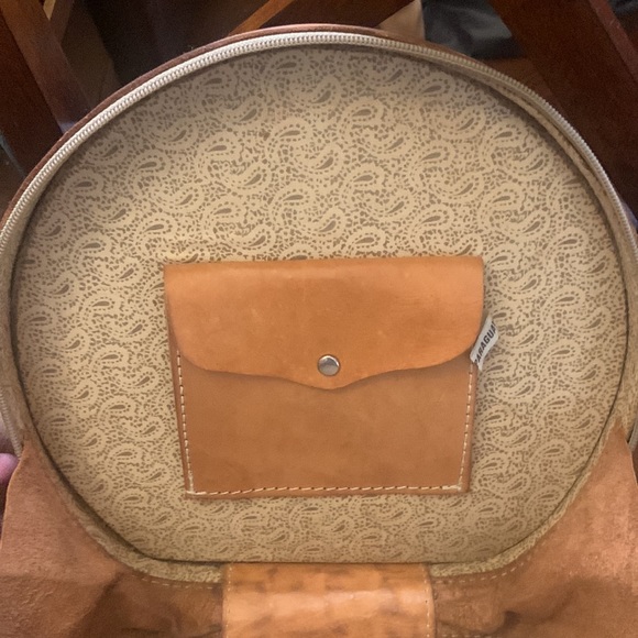 Vintage Tan Tooled Leather Hatbox Handbag - Picture 5 of 11